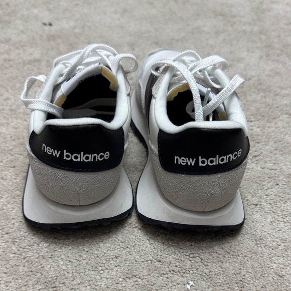 New Balance White and Black Athletic Shoes - Picture 3 of 6
